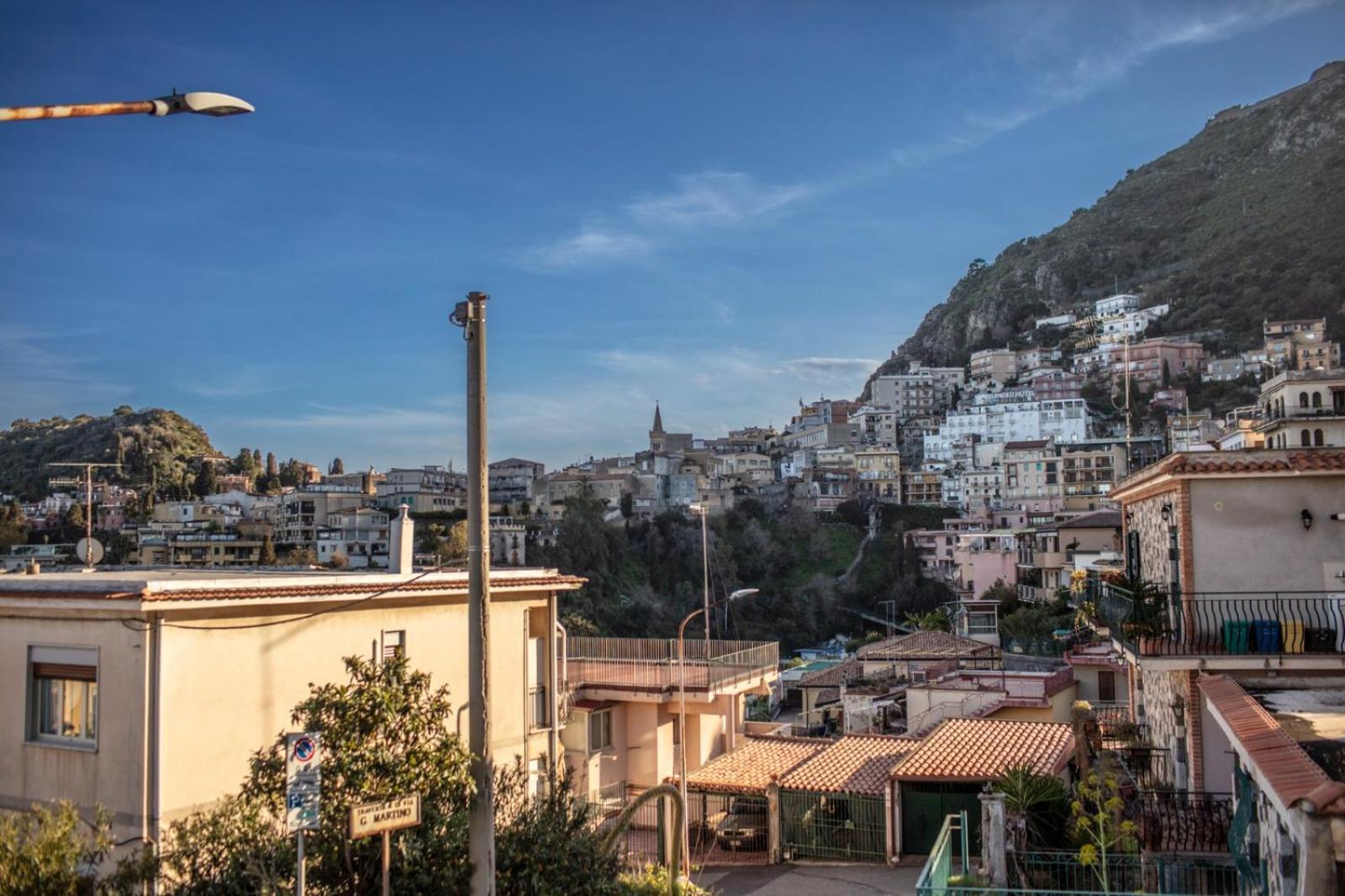 Suite Apartment Taormina Guest house *